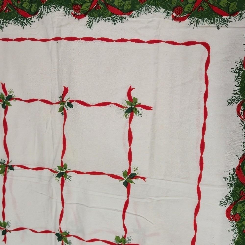 Vintage Christmas Tablecloth Pine Wreath Red Ribbon Holly White 32.5x50 Festive - Picture 4 of 11